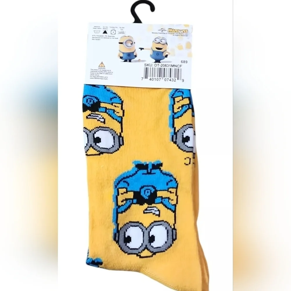 4/$25 Minions Novelty Crew Socks Unisex Gender Neutral New - Picture 4 of 5